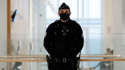 Τρόμος στην Γαλλία: Αυτοκίνητο εισέβαλε σε εκκλησία τραυματίζοντας τρεις ανθρώπους - Ο οδηγός μπέρδεψε το γκάζι με το φρένο