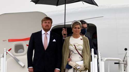 Βασίλισσα Μάξιμα: Πώς συνδύασε το φόρεμα υψηλής ραπτικής με πλεκτή ζακέτα σε επίσημη εμφάνιση