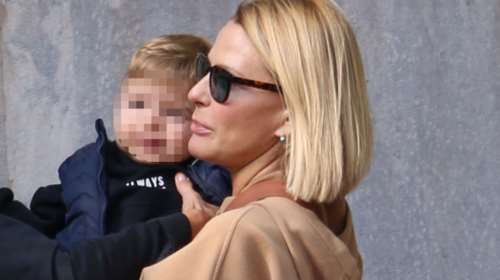 Τζένη Μπαλατσινού:  Μας δείχνει την ινδιάνικη γωνιά του Παναγιώτη Κικίλια στο νεοκλασικό σπίτι τους