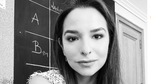 Εριέττα Κούρκουλου: Ποζάρει σε προχωρημένη εγκυμοσύνη με τον γνωστό γυναικολόγο που την βοήθησε να μείνει έγκυος [Εικόνα]