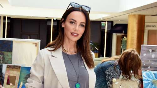 Μπέττυ Μαγγίρα: Η σπάνια εμφάνιση με τις κόρες της - To μοδάτο look της 12χρονης Ανδριάνας Μάζη