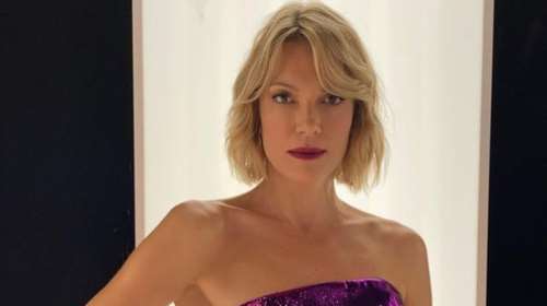 Η Βίκυ Καγιά φόρεσε το ολόσωμο μαγιό στο χρώμα που αναδεικνύει το μαύρισμα