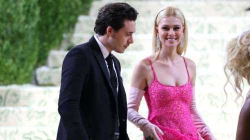 Μπρούκλιν Μπέκαμ: Ο 22χρονος φωτογραφίζει την αγαπημένη του γυμνή στο μπάνιο τους