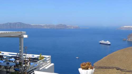 Επιβάτιδα κρουαζιερόπλοιου στη Σαντορίνη βρέθηκε νεκρή στην καμπίνα της