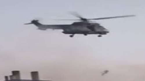 Euroferry Olympia: Η δραματική στιγμή που άνδρες της ΕΜΑΚ κατεβαίνουν από το Super Puma για να σώσουν τους δύο οδηγούς [Βίντεο]