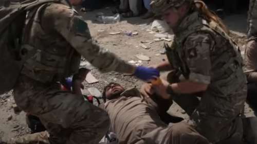 Φρίκη δίχως τέλος στο Αφγανιστάν: Αφγανοί ποδοπατούνται μέχρι θανάτου στο αεροδρόμιο της Καμπούλ [Βίντεο]