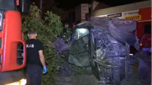 Τροχαίο στο Χαλάνδρι με νεκρό 18χρονο: &quot;Ακούσαμε ένα φοβερό θόρυβο σαν βόμβα&quot; - Ξεριζώθηκε το δέντρο