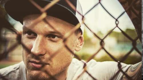 Όλα για μία γυναίκα: Τον χαρακτήρισαν προδότη, ο πατέρας του τού γύρισε την πλάτη και ο Γιάνις Τίμα έδωσε τη ζωή του &quot;για την Άννα&quot;