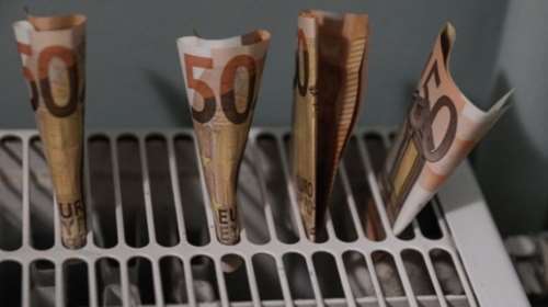 Γιατί έρχονται πάλι νέες αυξήσεις στο ηλεκτρικό ρεύμα - Τελειώνουν και οι χαμηλές τιμές στο πετρέλαιο θέρμανσης