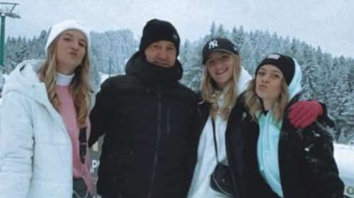 Ποια ήταν η γυναίκα που φώναξε στον Μητσοτάκη στην Κέρκυρα: Η κόρη του Πλακιά που έχασε τις δίδυμες στα Τέμπη