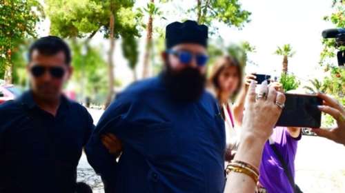 Ναύπλιο: &quot;Μπαμπά βοήθεια&quot; - Το μήνυμα του 12χρονου που αποκάλυψε τη δράση του σάτυρου ιερέα [βίντεο]