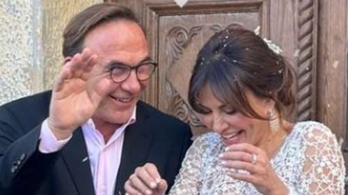 Δήμητρα Ματσούκα - Πέτρος Κόκκαλης: Η πρώτη φωτογραφία μέσα από την εκκλησία - Ποιοι ήταν οι κουμπάροι