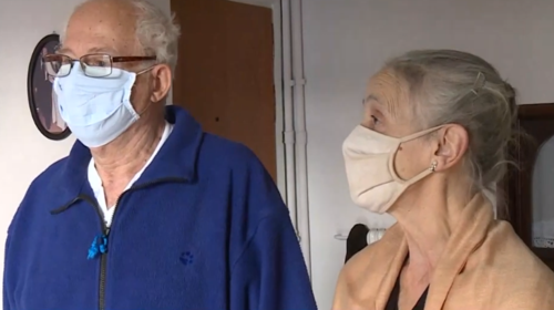Κορονοϊός: Ραγίζει καρδιές ηλικιωμένο ζευγάρι - Του έστελνε γράμματα στη ΜΕΘ για να μη νιώθει μόνος [βίντεο]