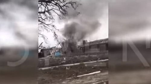 Τα πρώτα πλάνα από την ελληνική κωμόπολη Σαρτανά: Νεκροί άνθρωποι και φωτιές [βιντεο]