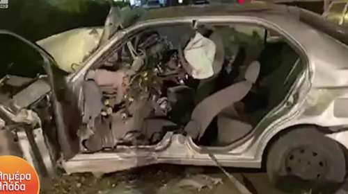 Σοβαρό τροχαίο με δύο νεαρά παιδιά στην Κηφισίας - Το ΙΧ σύρθηκε δεκάδες μέτρα και χτύπησε σε κολώνα φωτισμού