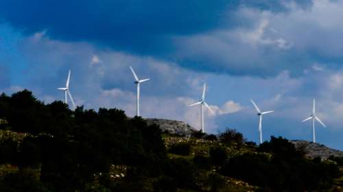 ΕΛΕΤΑΕΝ: Καμία συσχέτιση πυρκαγιών και ανεμογεννητριών
