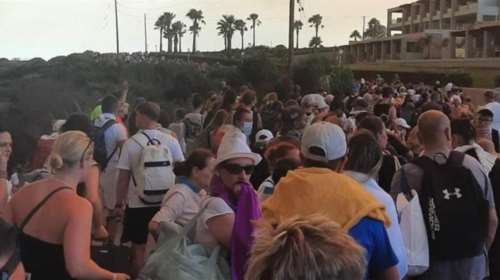 Σοβαρή καταγγελία για τη Ρόδο: Το ΚΤΕΛ έκοβε εισιτήρια την ώρα της εκκένωσης - Διαψεύδει ο πρόεδρος [εικόνα]