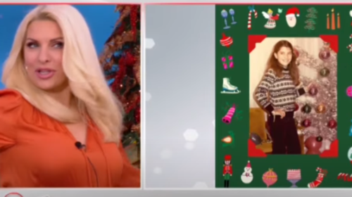 Ελένη Μενεγάκη: Η φωτογραφία από τα παιδικά της χρόνια δίπλα στο χριστουγεννιάτικο δέντρο [βίντεο]