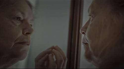 Μια συγκλονιστική ερμηνεία της Ρούλας Πατεράκη για την ενίσχυση της Εταιρείας Alzheimer Αθηνών