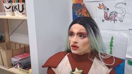 Στην αντεπίθεση η drag queen που διάβασε παραμύθια σε παιδιά στην Καλαμαριά- Οσοι γονείς ενοχλήθηκαν δεν έπρεπε να κάνουν παιδιά