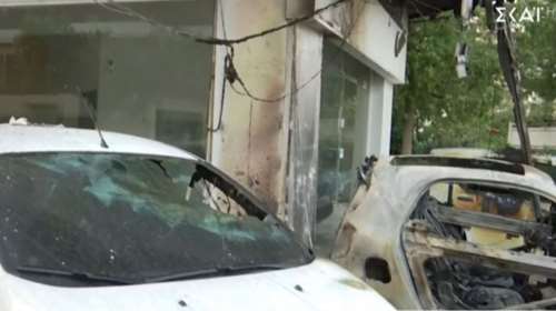 Παλαιό Φάληρο: Εμπρηστικός μηχανισμός σε έκθεση αυτοκινήτων - Καταστράφηκαν οχήματα [βίντεο]