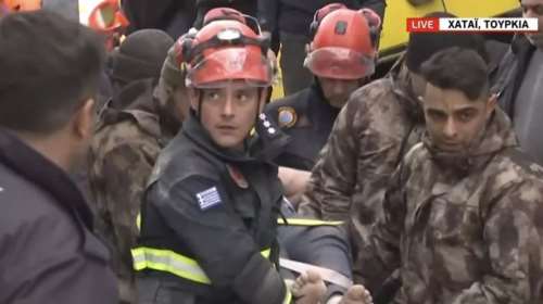 Σεισμός στην Τουρκία: Ο γερμανικός Τύπος υμνεί την ελληνική ΕΜΑΚ - &quot;Ελπίδα μέσα στην κόλαση&quot;