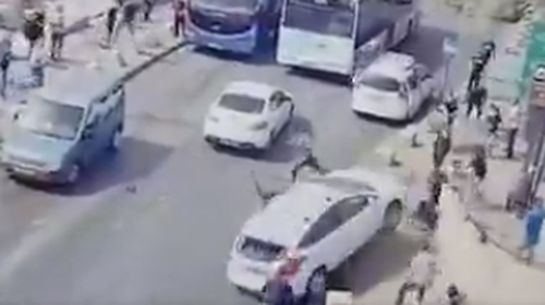 Χάος και άγριες συγκρούσεις στην Ιερουσαλήμ με 275 τραυματίες: Ισραηλινός οδηγός έπεσε πάνω σε Παλαιστίνιους