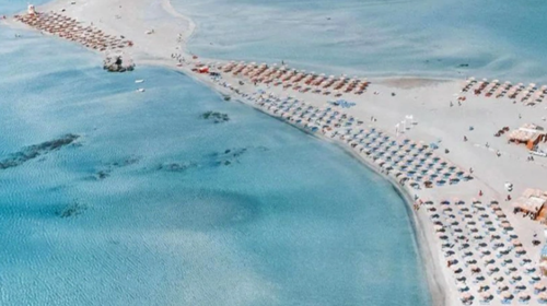 Ελαφονήσι: Τέλος τα οχήματα στη διάσημη παραλία της Κρήτης με τη ροζ άμμο