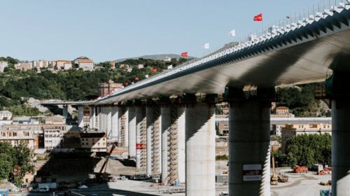 Γένοβα: 56 φορτηγά στη νέα γέφυρα που έχασαν τη ζωή τους 43 άτομα [εικόνες και βίντεο]