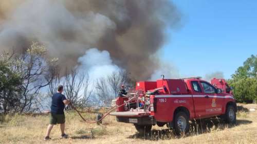 Εκτός ελέγχου η φωτιά στην Ηλεία: Τραυματίστηκε πυροσβέστης – Απομακρύνονται κάτοικοι με λεωφορεία [εικόνες - βίντεο]