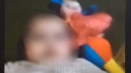 Βίντεο με τη μικρή Ίριδα μια μέρα πριν πεθάνει - Η Ρούλα Πισπιρίγκου παίζει με το βρέφος