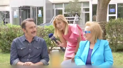 Ματίνα Παγώνη: Viral η εμφάνισή της στην ΕΡΤ – Έκανε παρατήρηση στον Ρένο Χαραλαμπίδη για το μουστάκι του [βίντεο]