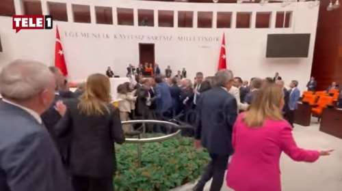 Τουρκία: Χαμός στην Εθνοσυνέλευση- Πιάστηκαν στα χέρια βουλευτές του Ερντογάν και του φιλοκουρδικού κόμματος [βίντεο]