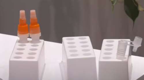 Στην Ελλάδα τα πρώτα διπλά self test για κορονοϊό και γρίπη [βίντεο]