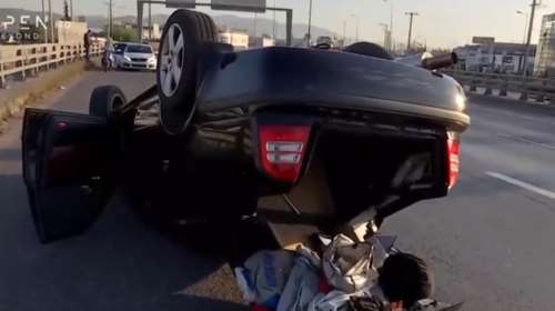 Τροχαίο στον Κηφισό: Αναποδογύρισε αυτοκίνητο, τραυματίστηκε ελαφρά ο οδηγός [βίντεο]