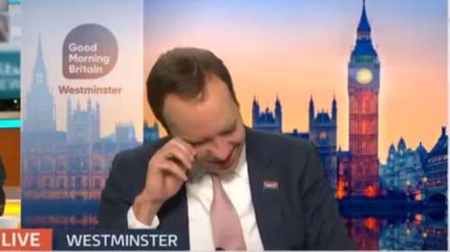 Βρετανία: Δάκρυσε σε ζωντανή μετάδοση ο υπουργός Υγείας για τον πρώτο εμβολιασμό κατά του κορονοϊού [βίντεο]