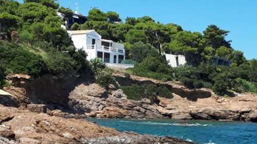 Τσίπρας: Χαμός στο Twitter για τον ταβερνιάρη &quot;μεσίτη&quot; και το σπίτι που πωλείται για 1,2 εκατ. ευρώ, αλλά νοικιάζεται για 500