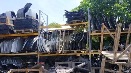 Αττική: Εξαρθρώθηκε συμμορία που έκλεβε αυτοκίνητα - Τα πούλαγαν με πλαστά χαρτιά ή σε ανταλλακτικά [Εικόνες - Βίντεο]