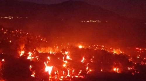 Φωτιά στο Ρέθυμνο: Ανεξέλεγκτη η πυρκαγιά, έφτασαν 35 δασοκομάντος από την Αθήνα - Σώθηκε η Αγία Παρασκευή, κάηκαν περιουσίες [εικόνες-βίντεο]