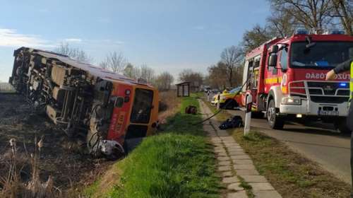 Πολύνεκρη σύγκρουση φορτηγού με τρένο στην Ουγγαρία - Τουλάχιστον 5 νεκροί