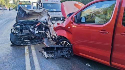 Χαλκδική: Σφοδρό τροχαίο με ένα νεκρό και 7 τραυματίες [εικόνες]