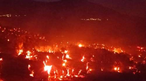 Μαίνεται η φωτιά στο Ρέθυμνο: Κόπασαν οι άνεμοι – Στη μάχη και πάλι τα εναέρια μέσα [εικόνες - βίντεο]