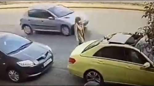 Επίθεση με βιτριόλι: Βίντεο από την "πρόβα" της 35χρονης πριν το μοιραίο πρωινό - Τι είπε στην οδηγό ταξί [Βίντεο]