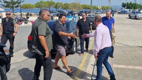 Στη Μεσσηνία για διακοπές ο πρέσβης Τζορτζ Τσούνης: Βερμούδα, σαγιονάρα και συνάντηση με Σαμαρά [εικόνες]