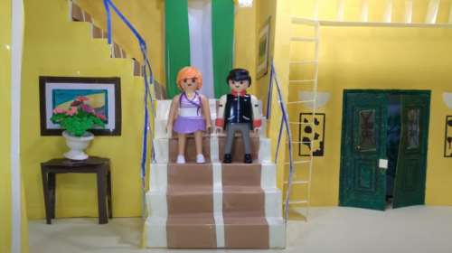 YouTuber αναβίωσε το "Κωνσταντίνου και Ελένης" με... Playmobil! [Βίντεο]