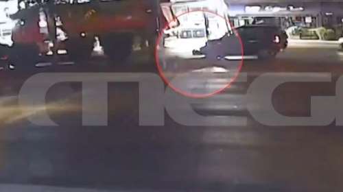 Λεωφόρος Αθηνών: Τραυματισμένη στον δρόμο έμεινε για ώρα η 17χρονη - Δεν σταματούσε κανένα όχημα για βοήθεια [Βίντεο]