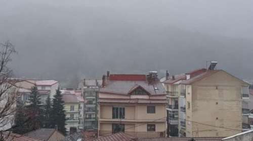 Ξεκίνησε η ψυχρή εισβολή από τα βόρεια: Χιονοπτώσεις σε Φλώρινα, Καστοριά, Κοζάνη και &quot;βουτιά&quot; της θερμοκρασίας