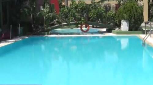 Σαντορίνη: Συνελήφθησαν ο πατέρας του 5χρονου που πνίγηκε, ο διευθυντής του ξενοδοχείου και ο υπεύθυνος πισίνας