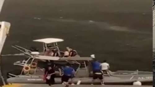 Φωτιά στην Εύβοια: Στις παραλίες σπεύδουν οι κάτοικοι - Απομακρύνονται με σκάφη - Ανεξέλεγκτα τα μέτωπα