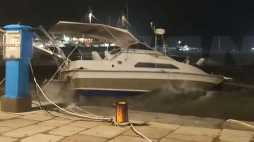 Κακοκαιρία Ιανός: Σφυροκοπά ανελέητα τα Επτάνησα - Καταστροφές και διακοπές ρεύματος σε Ζάκυνθο, Ιθάκη, Κεφαλονιά [βίντεο]